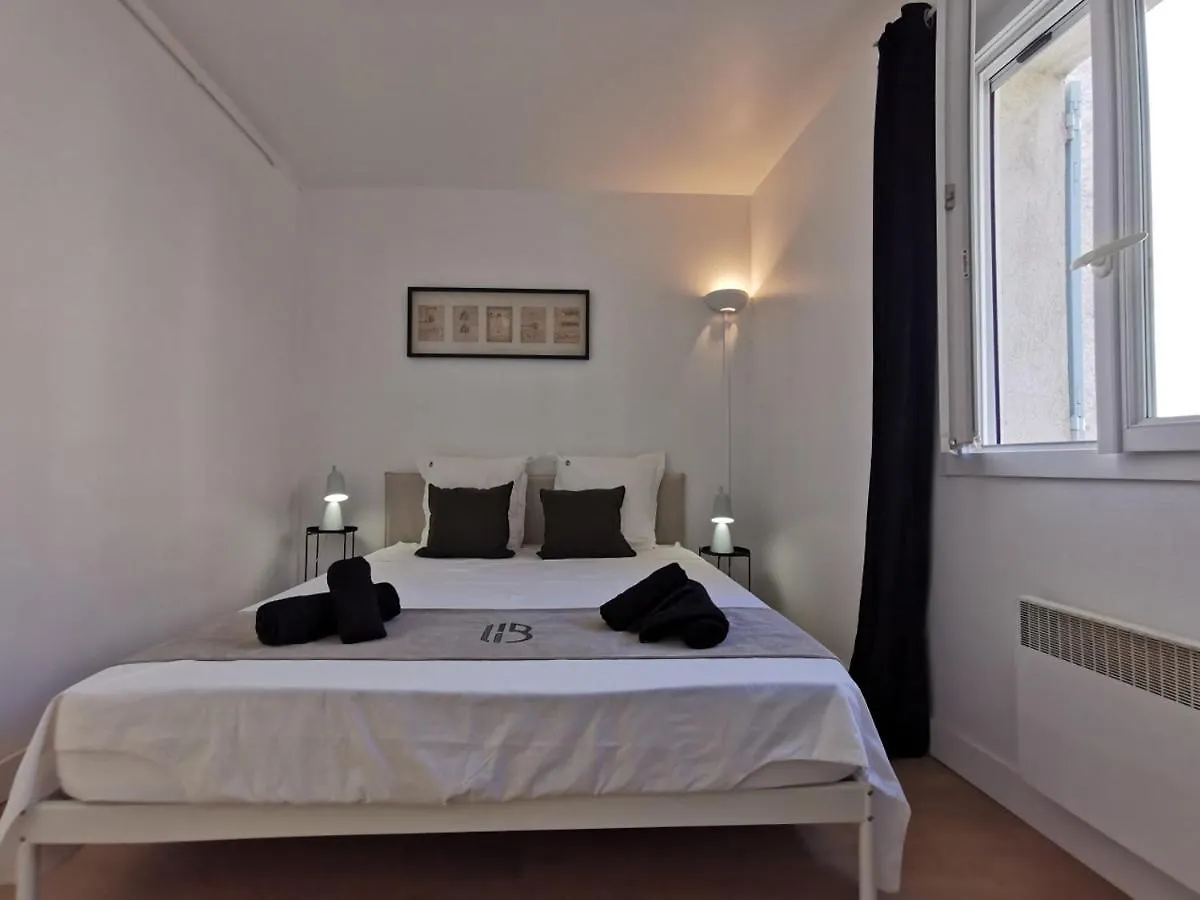 Bourse Appartement Une Chambre Separee Coeur De Ville Avignon 0*,