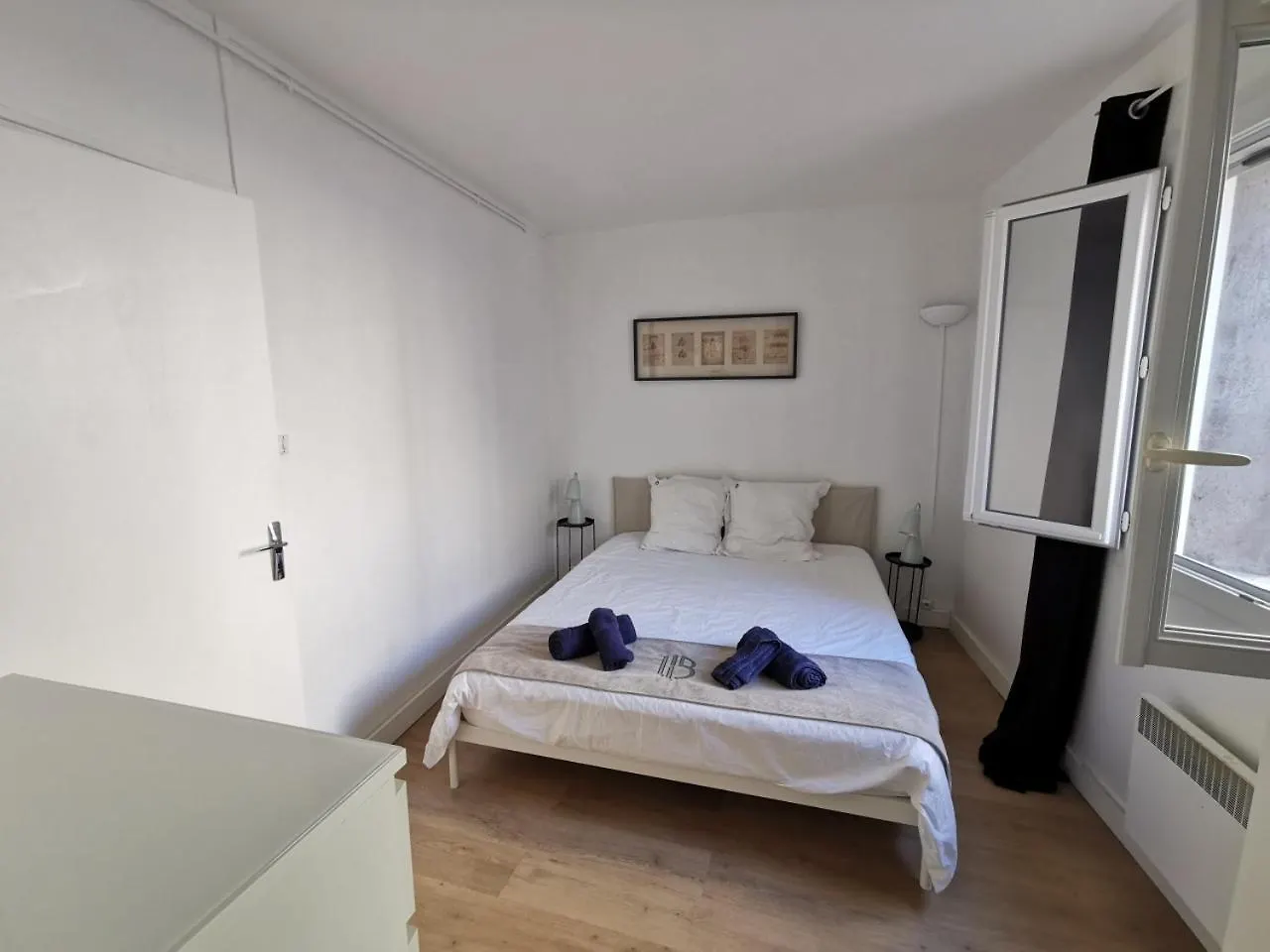 Bourse Appartement Une Chambre Separee Coeur De Ville Avignon Apartment